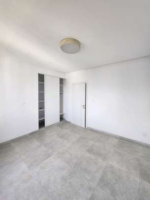 Appartement f4 haut standing au point E avec salle de sport image 8