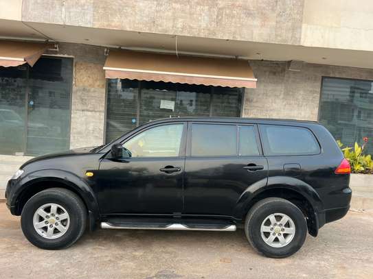 Mitsubishi pajero image 6