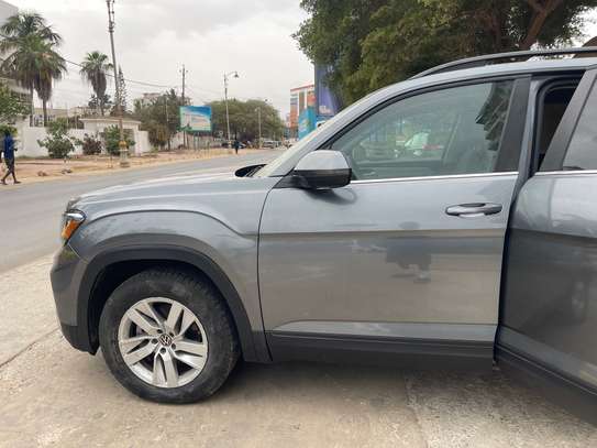 Volkswagen Atlas image 9