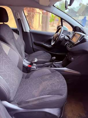 Peugeot 2008 image 7