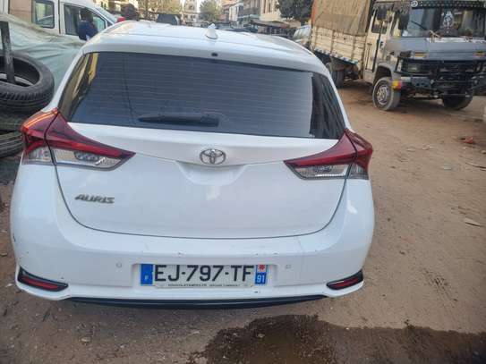 Toyota Auris 2017 : SOUS DOUANE image 4