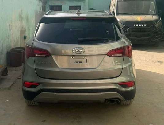 Hyundai Santafe 2018 image 3