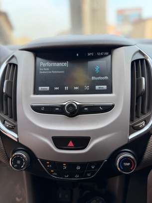 Chevrolet Cruz image 6