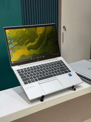 Hp elitebook 840 G8 image 2