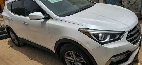 Hyundai Santa Fe SUV blanc essence spacieux image 4