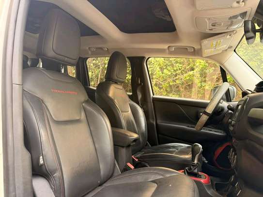 Jeep Renegade Trailhawk 2017 SUV compact blanc robuste image 7