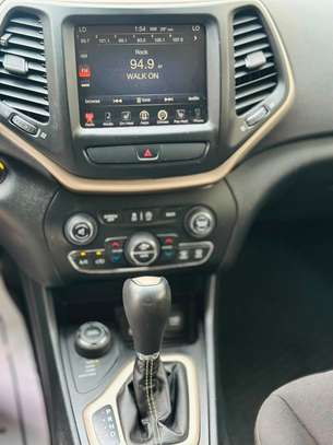 Jeep Cherokee 2016 image 12
