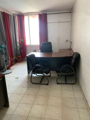 Bureau meubler à louer image 4