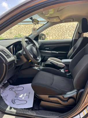 Mitsubishi outlander image 7