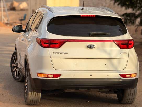 KIA SPORTAGE DIESEL 2017 image 4