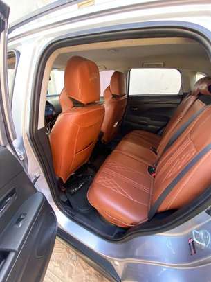 MITSUBISHI OUTLANDER 2017 image 4