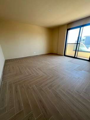 Spacieux appartement F5 à louer au Point E (piscine) image 7