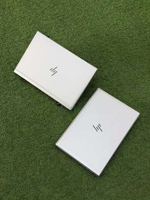 Hp elitebook 830 G7 i7 10th image 5