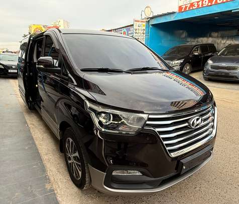 Hyundai Starex 9 places Exclusive 2019 image 3