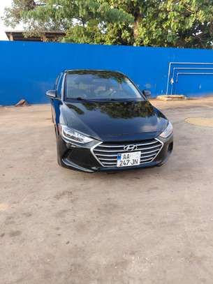 Hyundai Elantra image 2