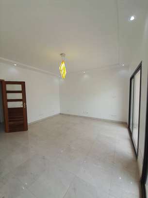 Appartement F4 à louer aux Mamelles cité Mbackiyou Faye image 6