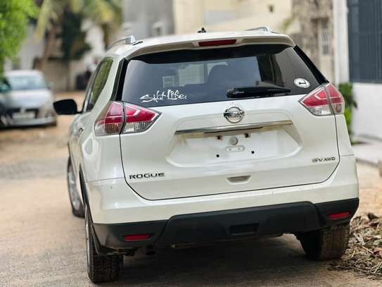 Nissan rogue année 2016 venant image 5