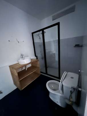 Appartement F3 salon à louer au plateau image 7