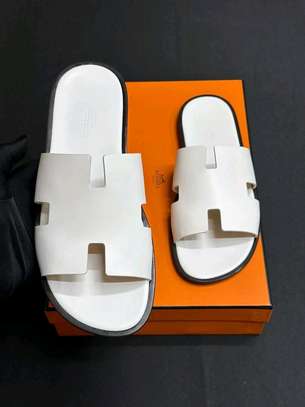 Sandale de luxe Berluti, Versace Louis VuittonHermès homme image 10