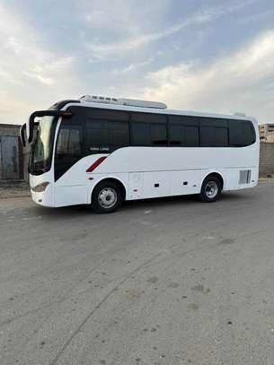 BUS 2019 KING LONG  A LOUER image 2