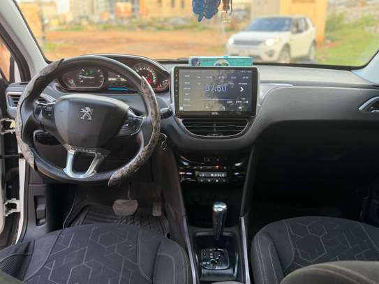Peugeot 2008 essence image 6