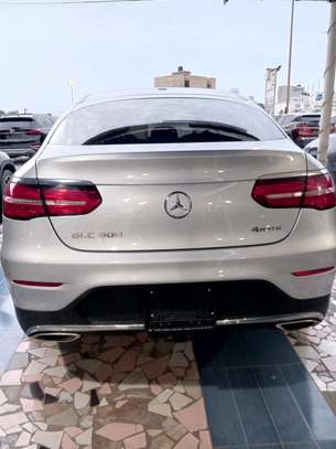 Mercedes GLC 300. ANNÉE 2017 image 6