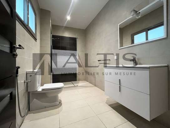 Appartement F4 spacieux à louer à Fann/Mermoz image 6