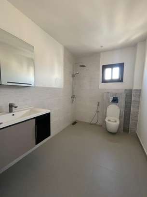 F5 de 352 m² à louer au point e avec les meubles image 4