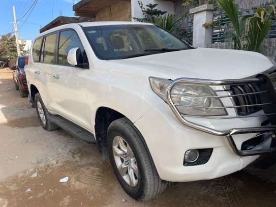 Toyota Prado image 3