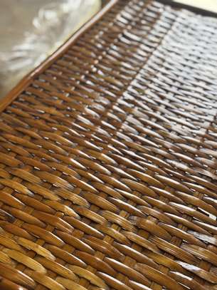 Salon 5 places bois massif + table en rotin image 7