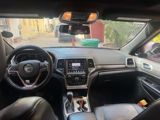 Jeep Grand Cherokee noir SUV 4x4 jantes alliage image 8