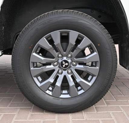 Mitsubishi L 200 double cabinet 2026 image 3