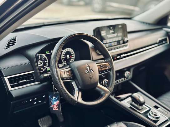 2023 Mitsubishi Outlander Hybrid Plug-in GT Electric image 13
