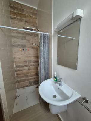À LOUER – MAISON F4 MEUBLÉE À NGOR image 8