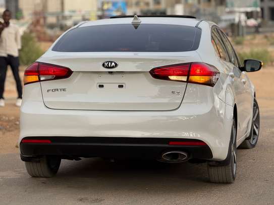 KIA FORTE EX 2017 image 4