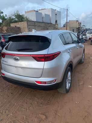 KIA SPORTAGE image 7