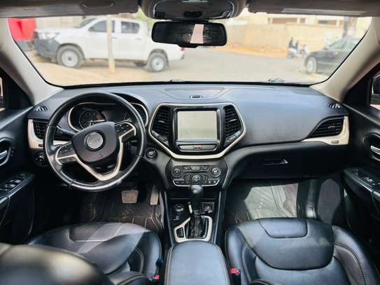 Jeep Cherokee 2016 full options image 3