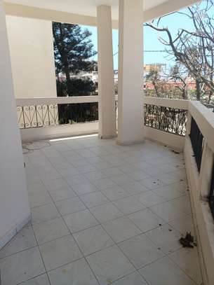 Villa R+1 de 4 chambres salon à NGOR image 15