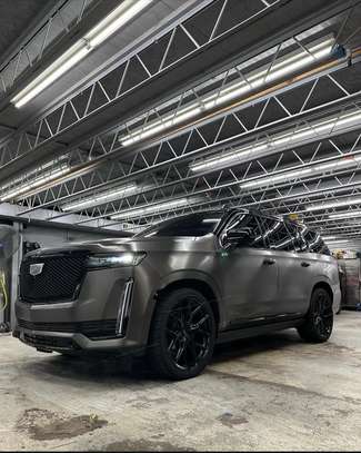 Cadillac escalade 2023 image 2