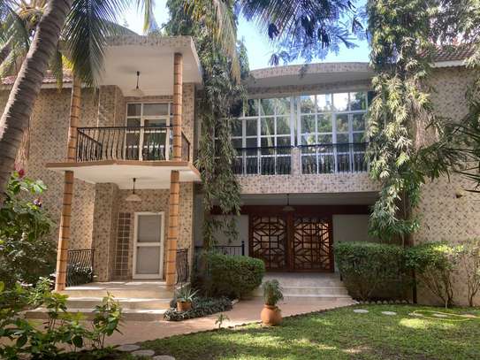 VILLA R+ 1 SISE AU POINT E image 1