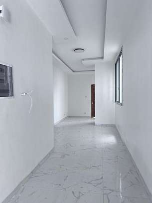 Studio neuf à louer aix mamelles image 3