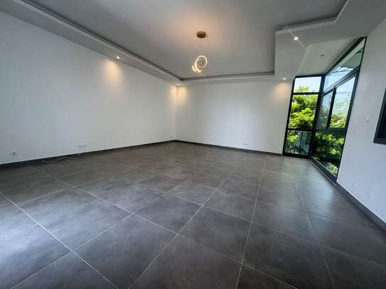 Appartement à coté de l'école américaine Fenêtre Mermoz image 4