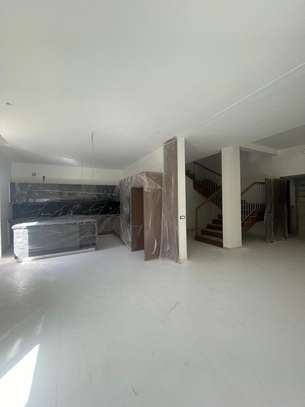 Immeuble R+6 à louer aux Almadies image 13