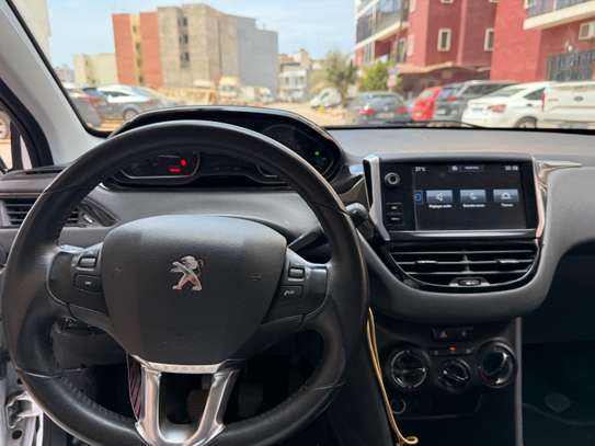 Peugeot 2008 image 8