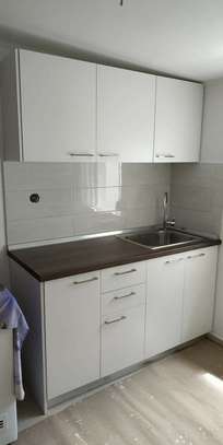 MEUBLE DE CUISINE EN BOIS image 1