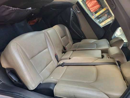Hyundai santa fe full options image 8
