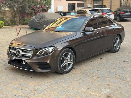 Mercedes E300 image 2