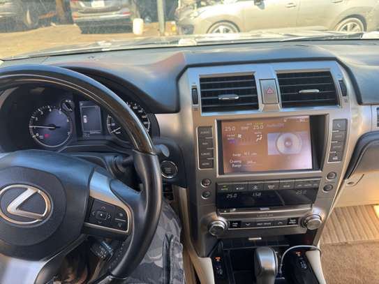 Lexus Gx-460 4.6l Année 2020 7 Places image 6