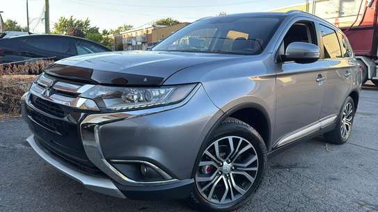 Mitsubishi Outlander image 1