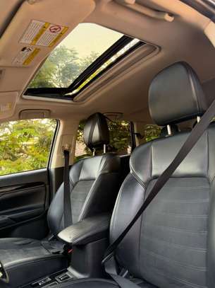 MITSUBISHI OUTLANDER image 5